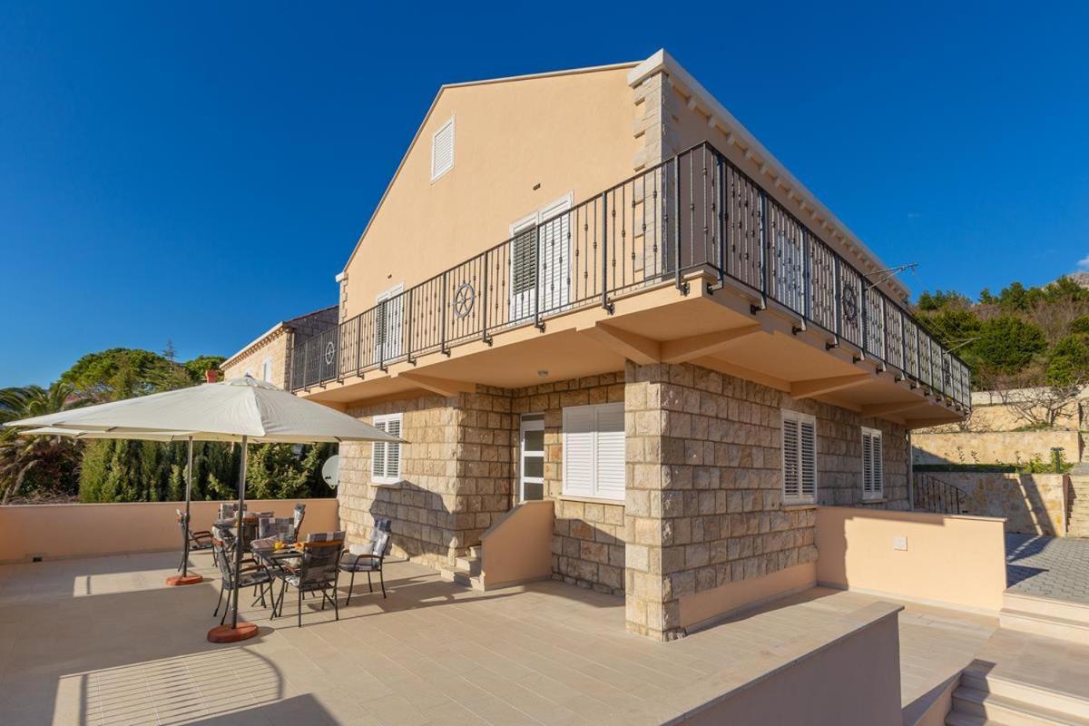 מליני Apartments Red And Blue מראה חיצוני תמונה