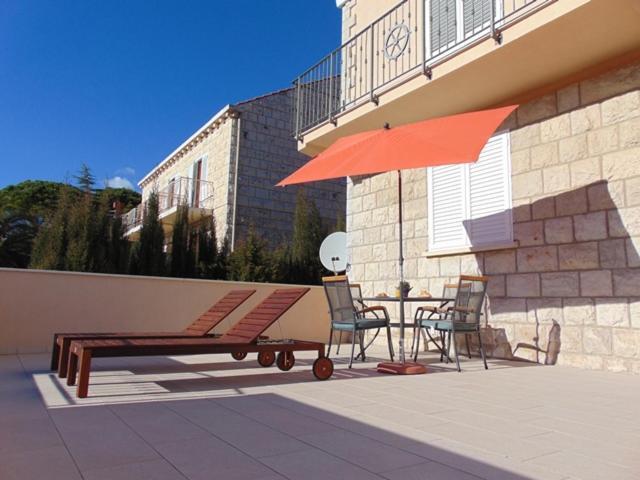 מליני Apartments Red And Blue מראה חיצוני תמונה